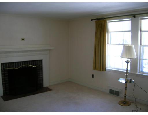 78 Whittier Road Reading, MA 01867 - Photo 8 of 10 Gallery Image 8