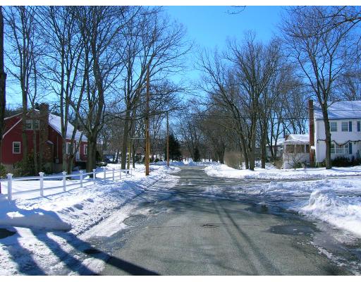 78 Whittier Road Reading, MA 01867 - Photo 9 of 10 Gallery Image 9