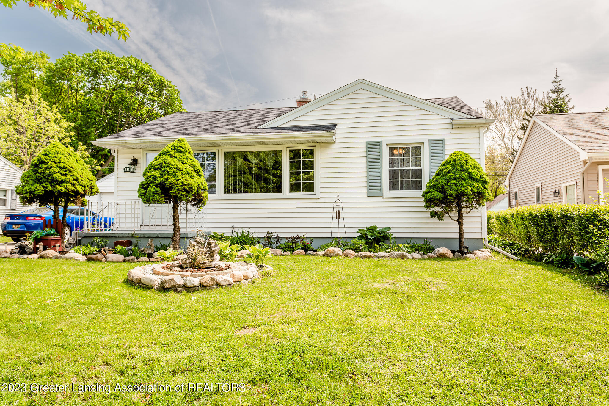 2518 Westbury Road Lansing, MI 48906 - Photo 4 of 40 IMG_2975-Enhanced-NR