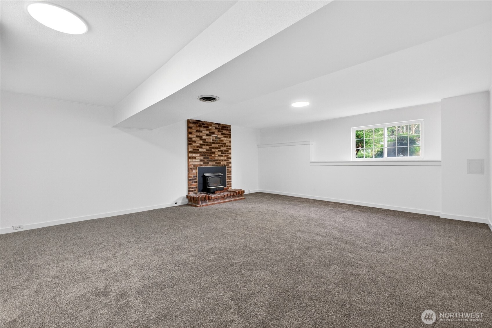 19010 63rd Street East Lake Tapps, WA 98391 - Photo 28 of 32 an empty room with windows