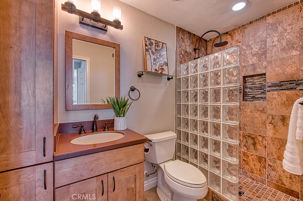 4 Field Point Rancho Santa Margarita, CA 92679 - Photo 13 of 44