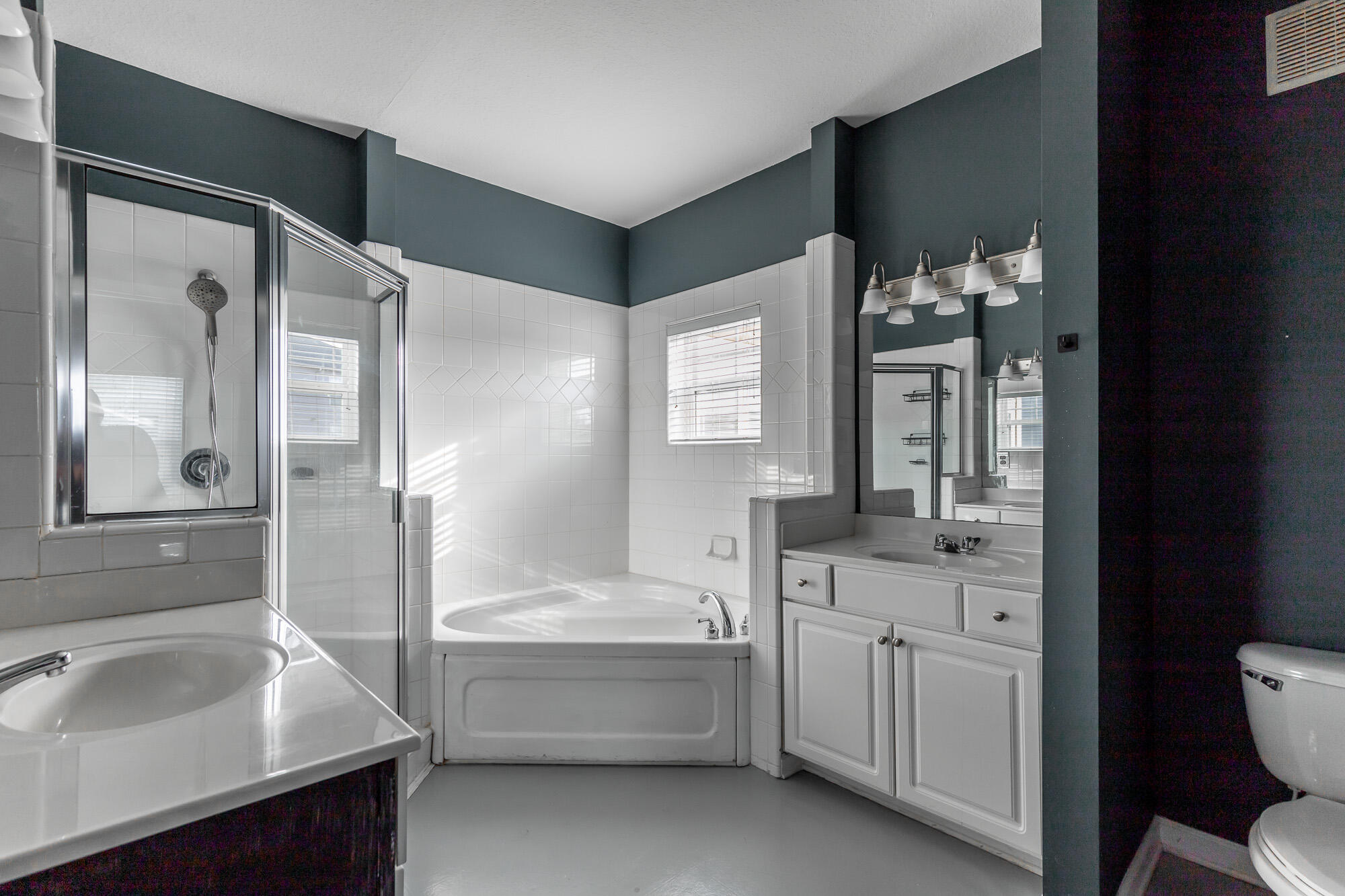 6105 Regency Court Chattanooga, TN 37421 - Photo 24 of 37 Bathroom