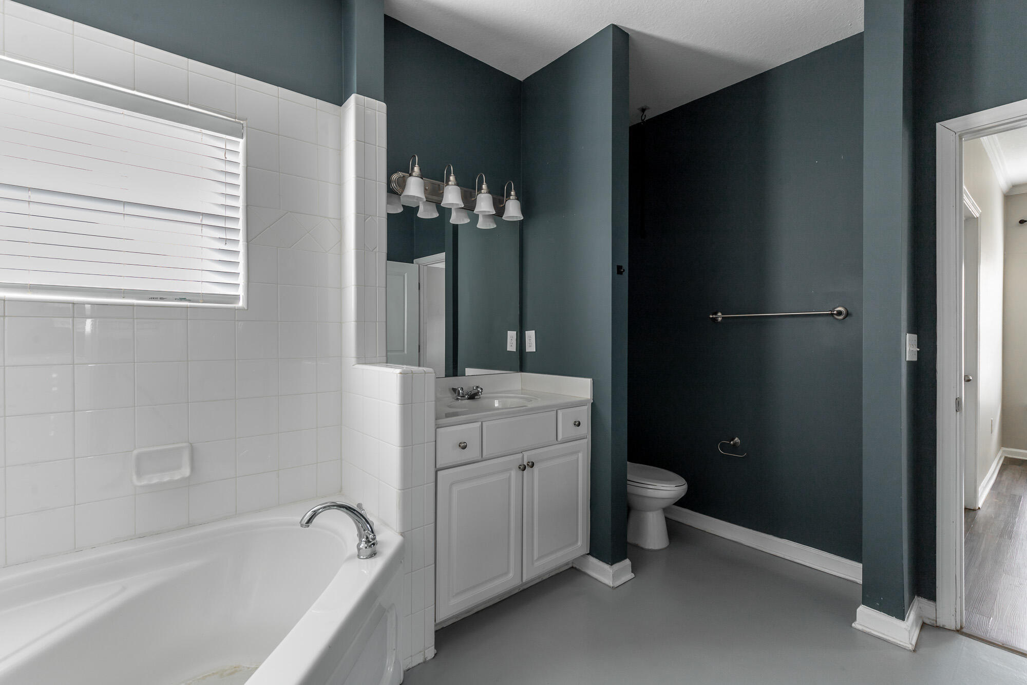 6105 Regency Court Chattanooga, TN 37421 - Photo 26 of 37 Bathroom