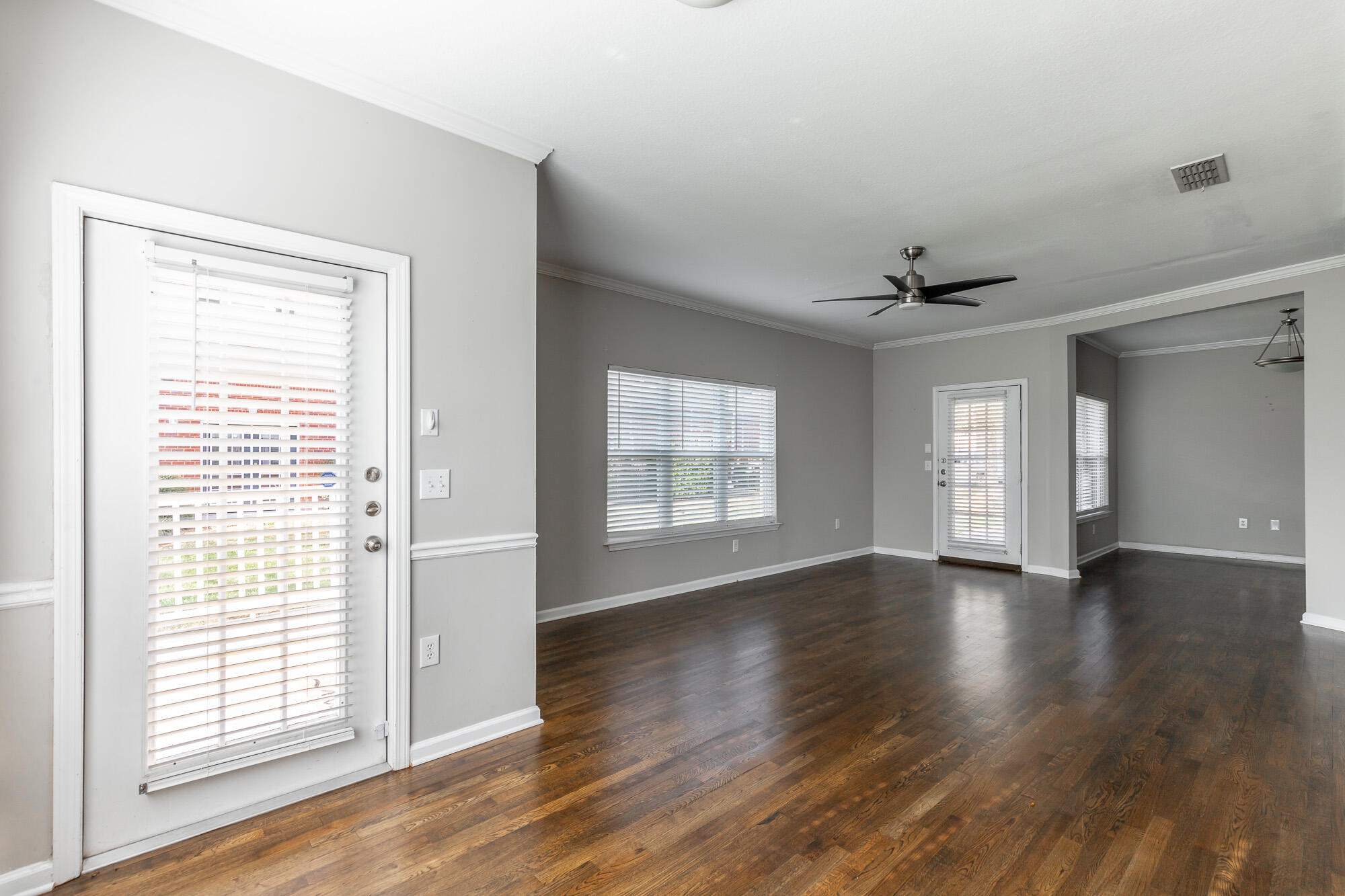 6105 Regency Court Chattanooga, TN 37421 - Photo 5 of 37 Living Room
