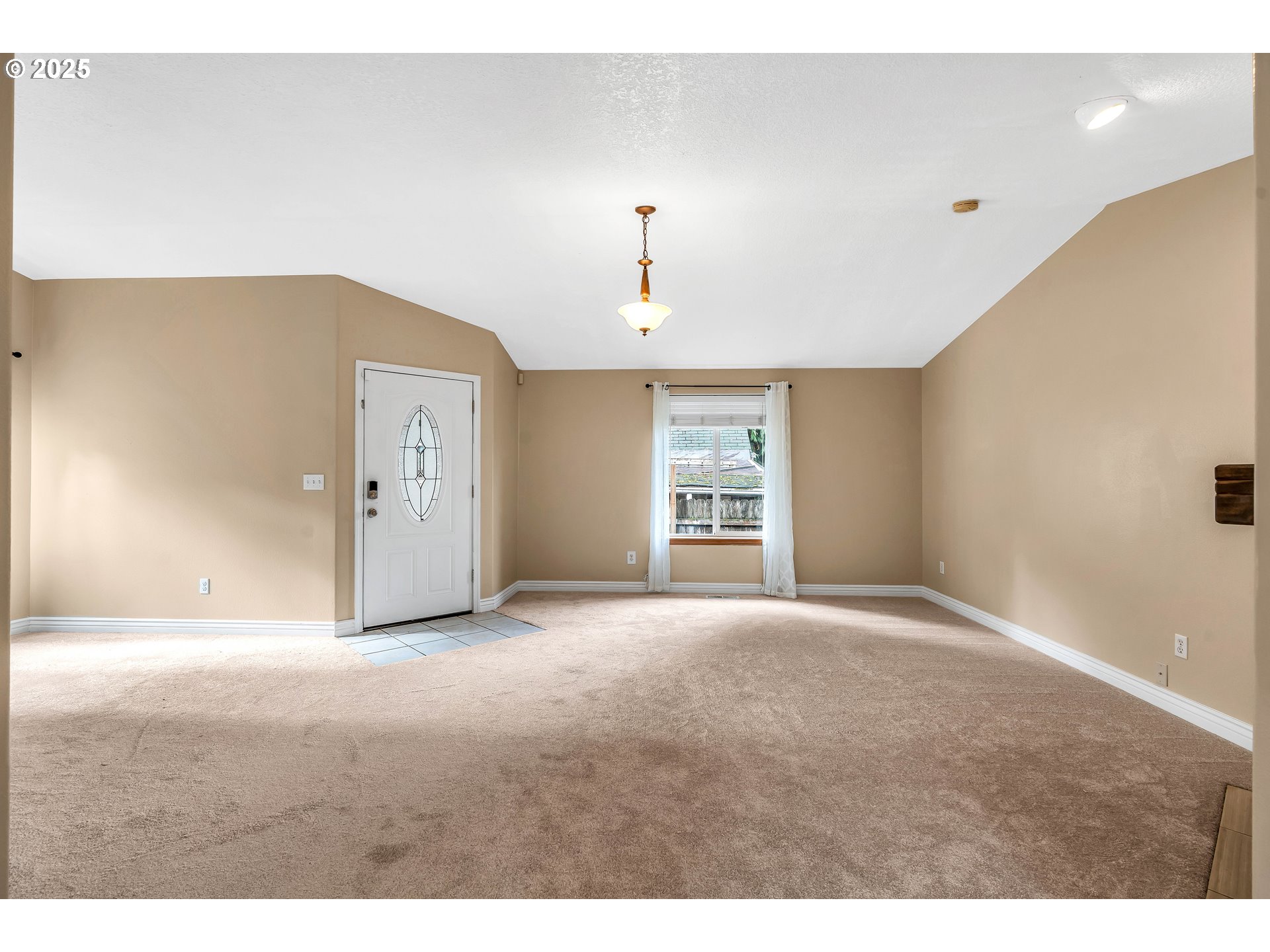 8 Elm Street Ridgefield, WA 98642 - Photo 6 of 33 a view of empty room with windows
