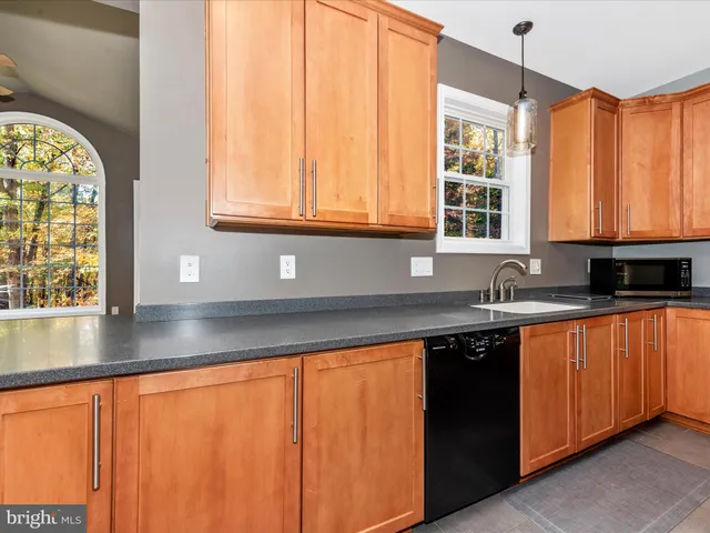 $799,997 | 10027 Pine Tree Road, Woodsboro, MD 21798