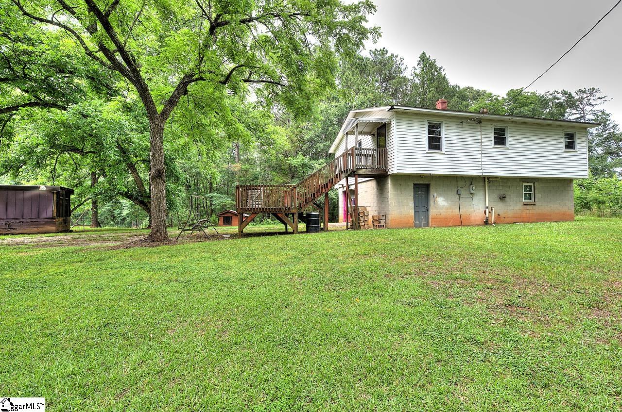 503 Edgewater Road Woodruff, SC 29388 - Photo 7 of 34