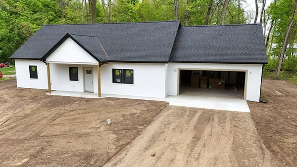 $419,900 | 20160 Parkway Avenue, Three Rivers, MI 49093
