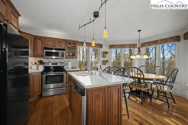 $589,500 | 137 Granny's Ridge Road, Ferguson, NC 28624