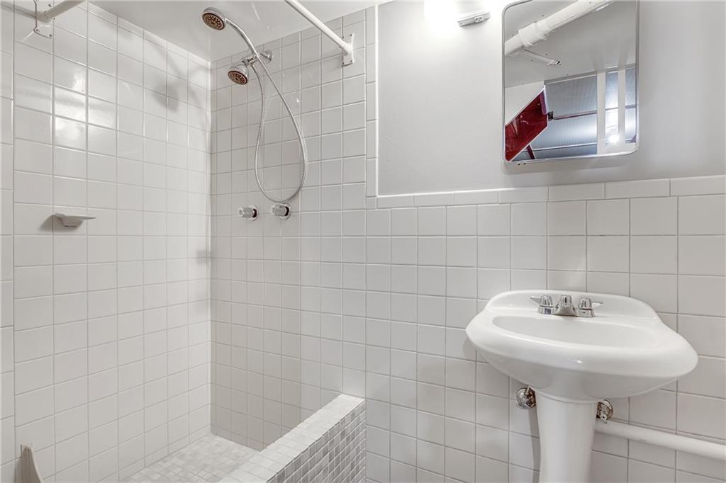 545 Filmore Road Pittsburgh, PA 15221 - Photo 19 of 22