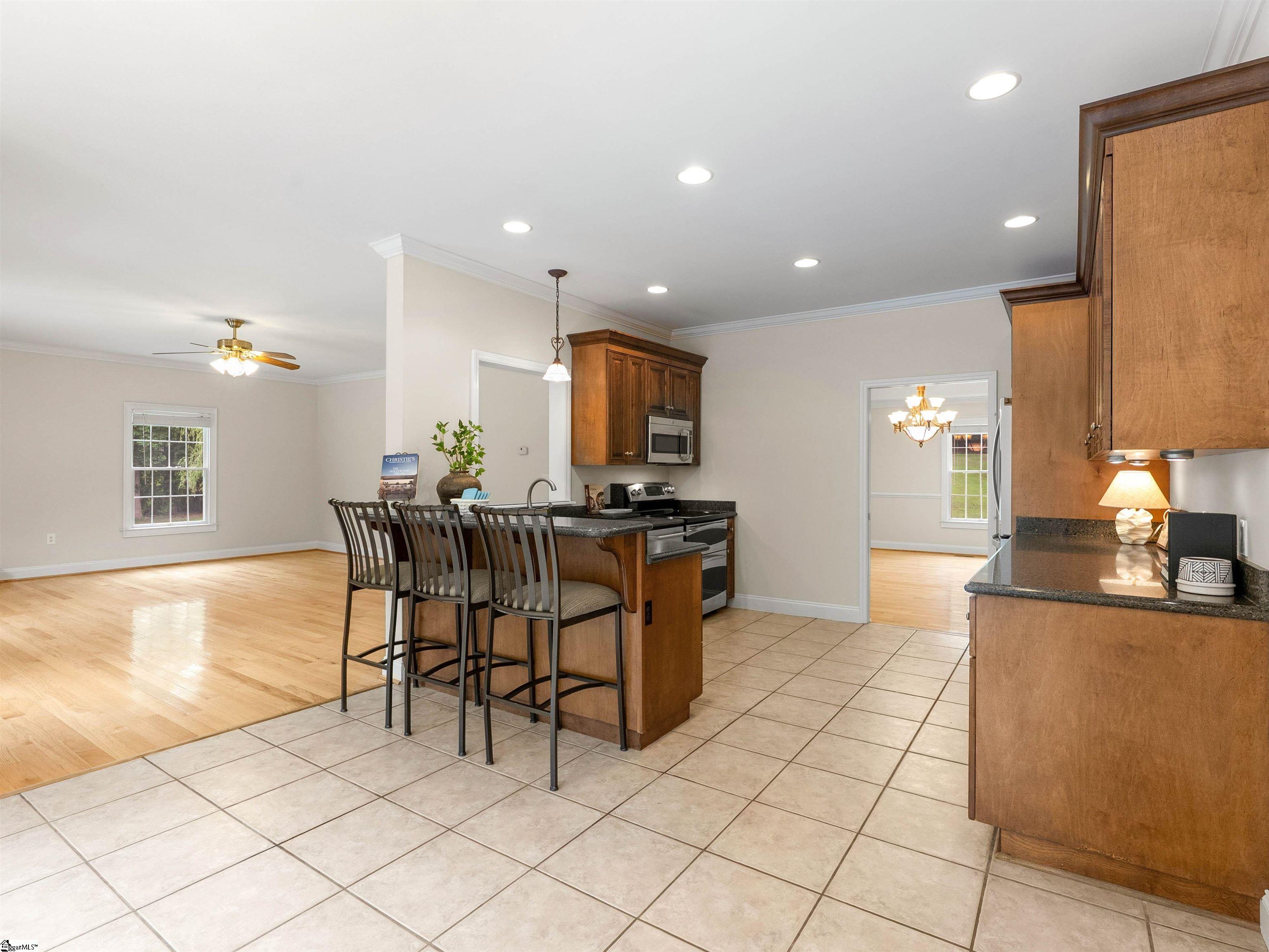 453 Circle Road Greer, SC 29651 - Photo 9 of 29