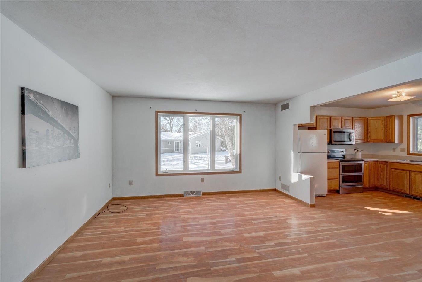 203 Cody Circle Marshall, WI 53559 - Photo 6 of 41