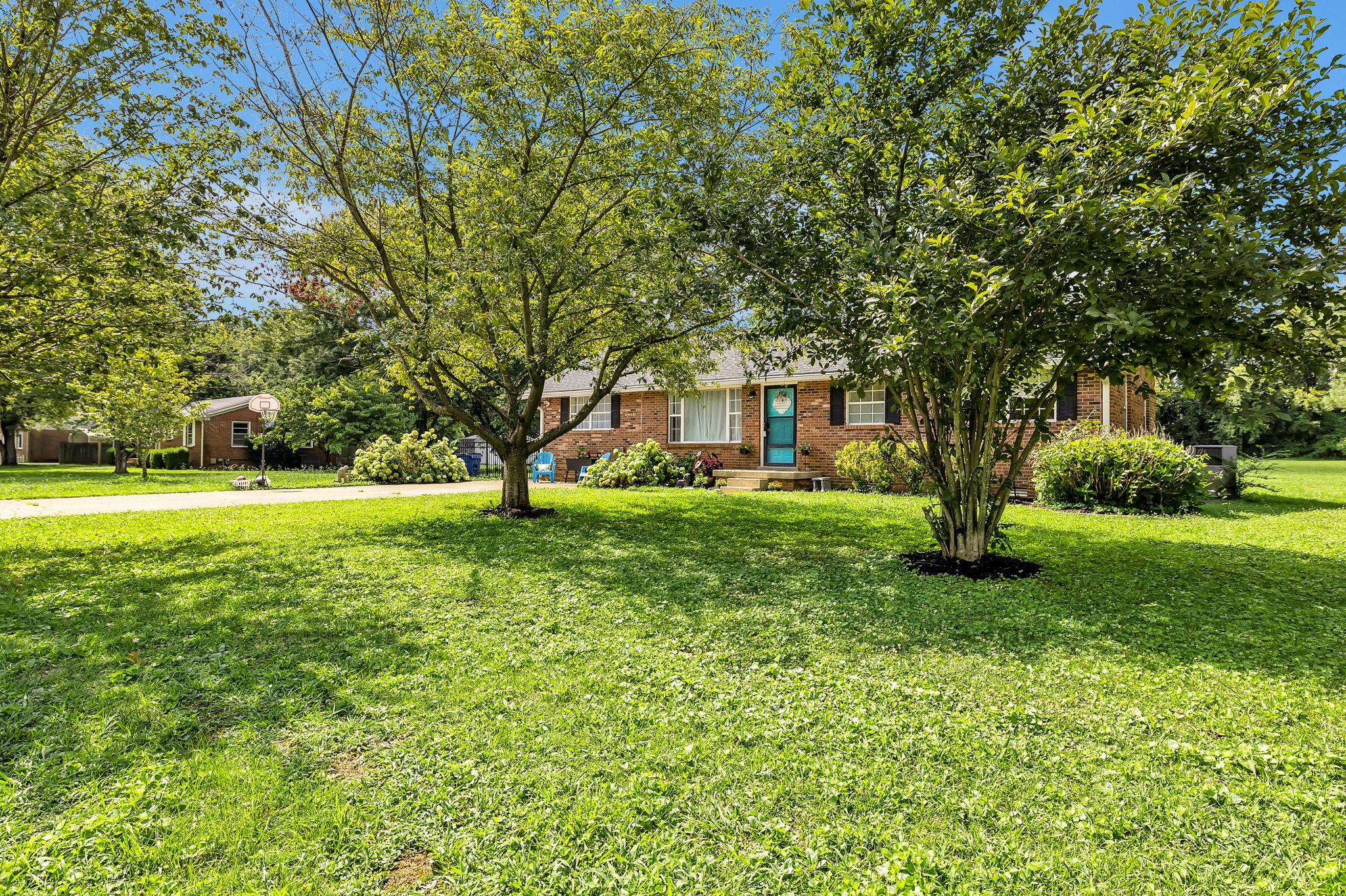 436 Youree Road Murfreesboro, TN 37127 - Photo 6 of 32 a view of house with garden