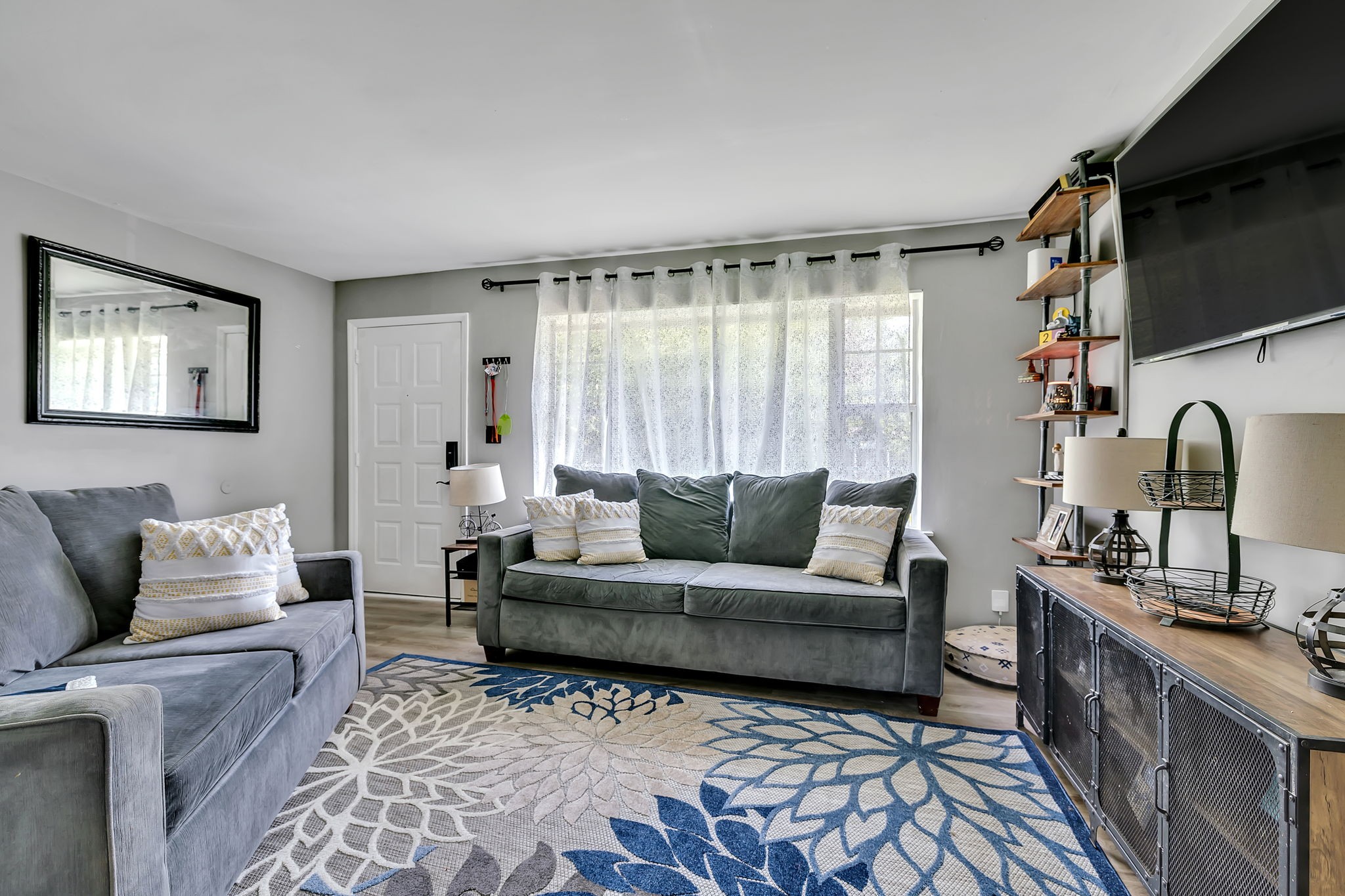436 Youree Road Murfreesboro, TN 37127 - Photo 10 of 32 a living room with furniture and a window