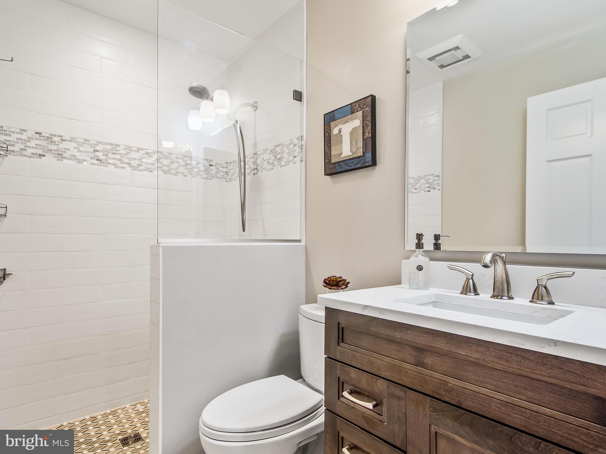 7440 Damascus Road Laytonsville, MD 20882 - Photo 17 of 54 Main Level Full Bathroom