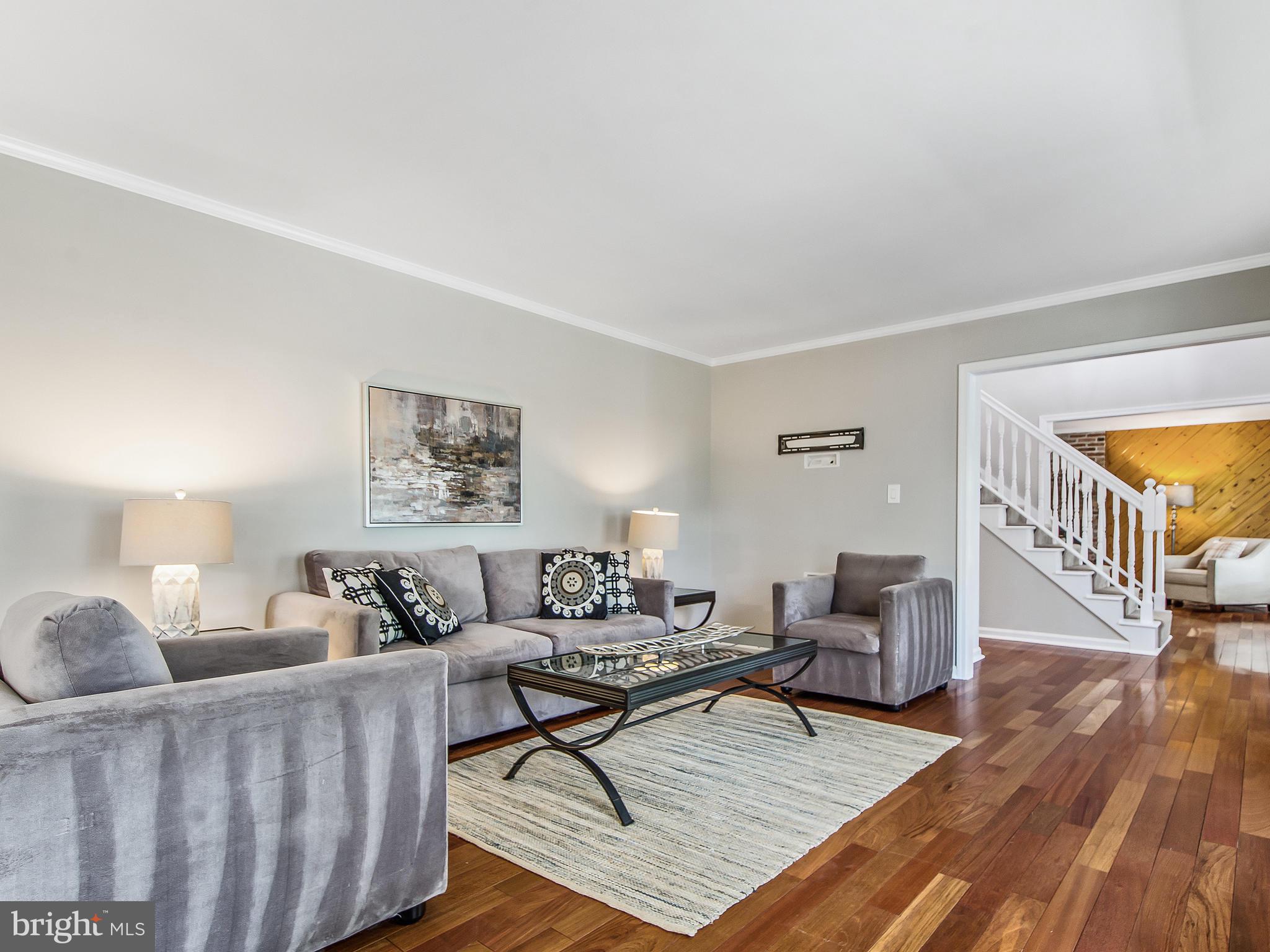7440 Damascus Road Laytonsville, MD 20882 - Photo 20 of 54 Living Room