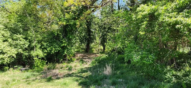 $49,000 | 15010 Us 40 Highway, Kansas City, MO 64136