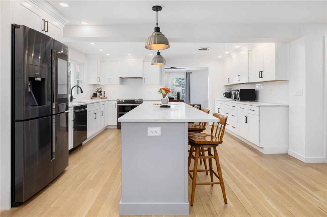 83 Freedom Drive Cranston, RI 02920 - Photo 11 of 50