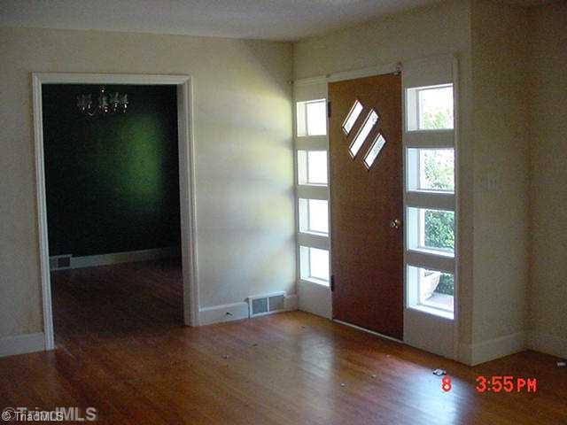 700 Locust Place High Point, NC 27260 - Photo 3 of 5 Living Room.