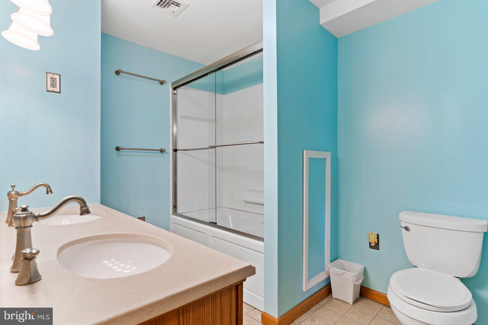 924 West Trindle Road Mechanicsburg, PA 17050 - Photo 38 of 65 Second Floor Full Bathroom Left side of House