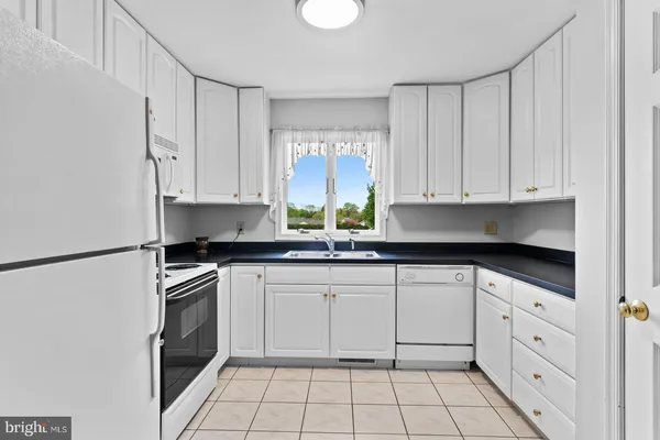 $949,000 | 924 West Trindle Road, Mechanicsburg, PA 17050