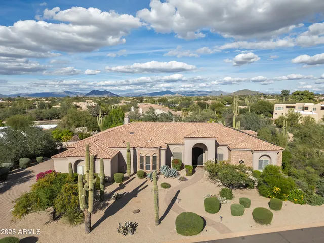 $2,395,000 | 6938 East Lomas Verdes Drive, Scottsdale, AZ 85266