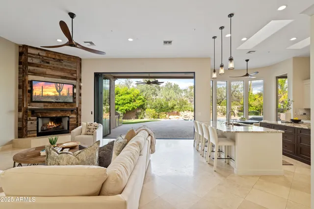 $2,395,000 | 6938 East Lomas Verdes Drive, Scottsdale, AZ 85266