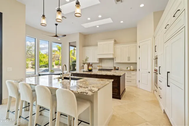 $2,395,000 | 6938 East Lomas Verdes Drive, Scottsdale, AZ 85266