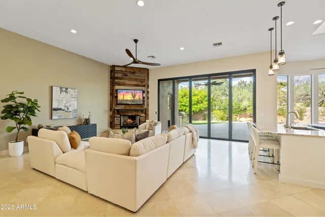 $2,395,000 | 6938 East Lomas Verdes Drive, Scottsdale, AZ 85266