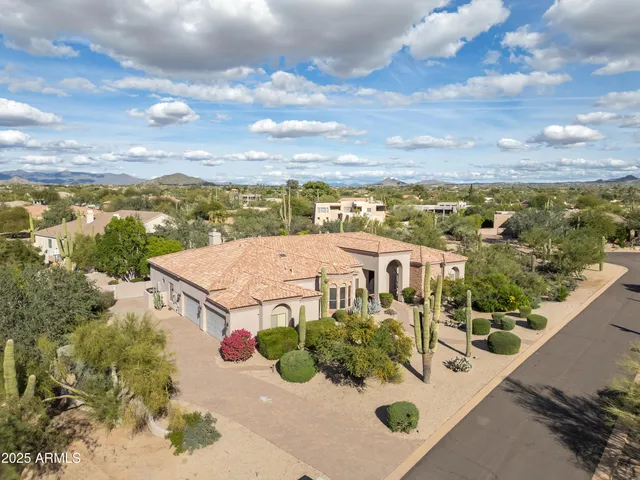 $2,395,000 | 6938 East Lomas Verdes Drive, Scottsdale, AZ 85266
