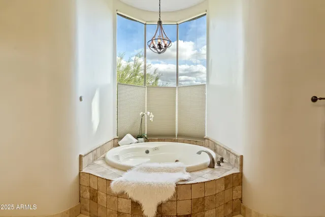 $2,395,000 | 6938 East Lomas Verdes Drive, Scottsdale, AZ 85266