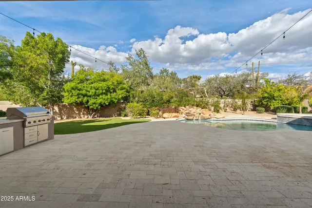 $2,395,000 | 6938 East Lomas Verdes Drive, Scottsdale, AZ 85266