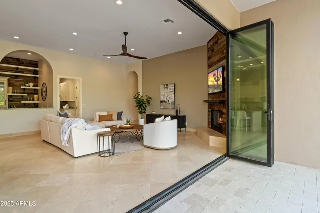 $2,395,000 | 6938 East Lomas Verdes Drive, Scottsdale, AZ 85266