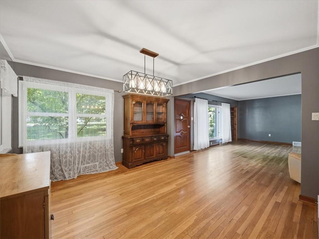 142 Center Grange Road Aliquippa, PA 15001 - Photo 6 of 27