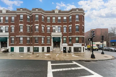 $399,000 | 1576 Commonwealth Avenue, Unit 11, Boston, MA 02135