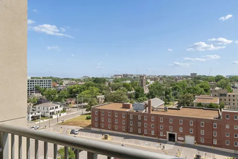$625,000 | 900 20th Avenue South, Unit 1006, Nashville, TN 37212