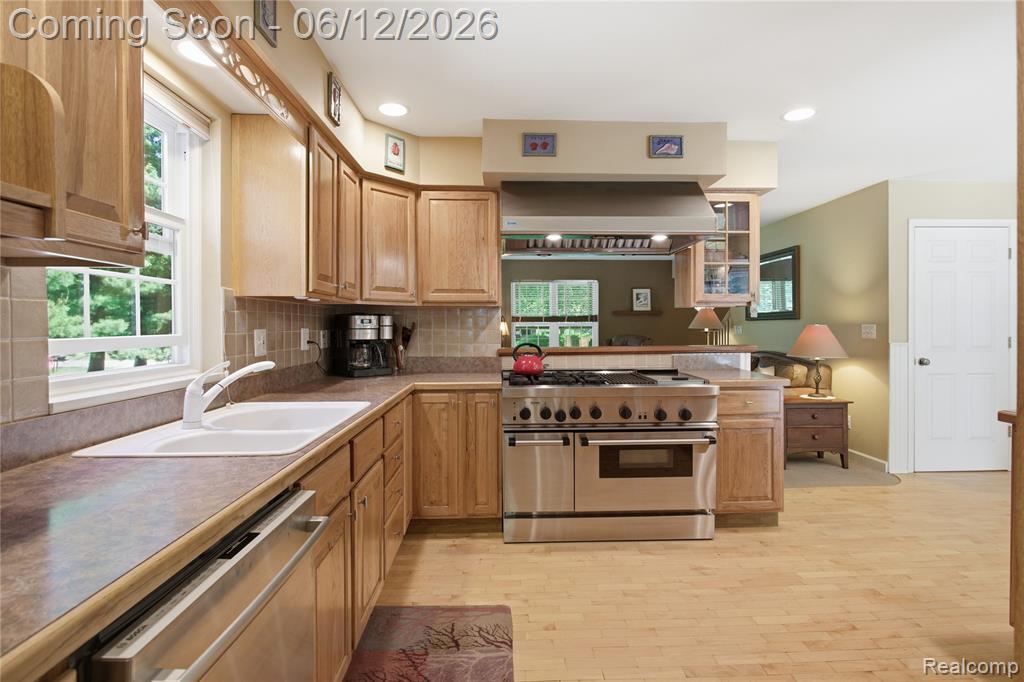 830 Hemingway Road Lake Orion, MI 48362 - Photo 15 of 70