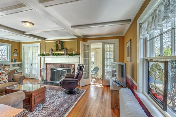 33 Wentworth Road Melrose, MA 02176 - Photo 5 of 30 Gallery Image 5