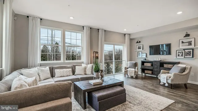 $3,100 | 1071 Meadowlark Drive, Fogelsville, PA 18051