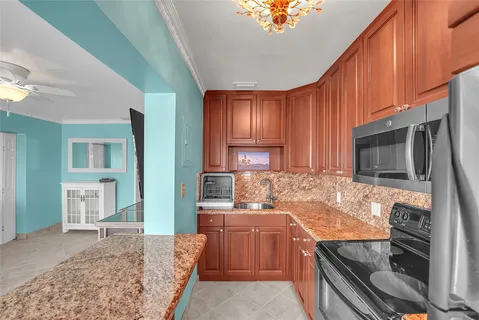 $649,000 | 1187 Hillsboro Mile, Unit 9E, Hillsboro Beach, FL 33064