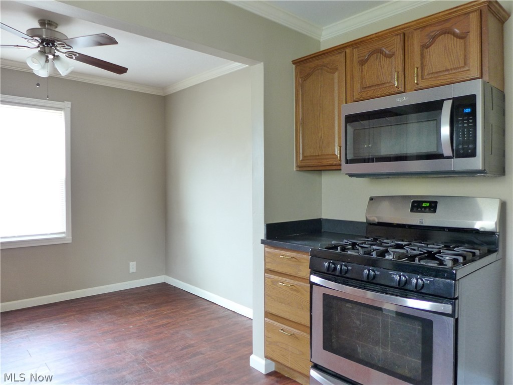 8335 Snow Road Parma, OH 44129 - Photo 3 of 27