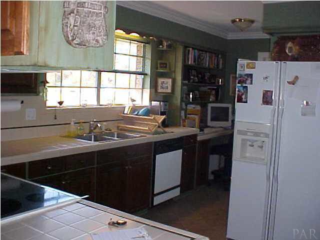 6156 Enfinger Road Pace, FL 32571 - Photo 11 of 20 Kitchen