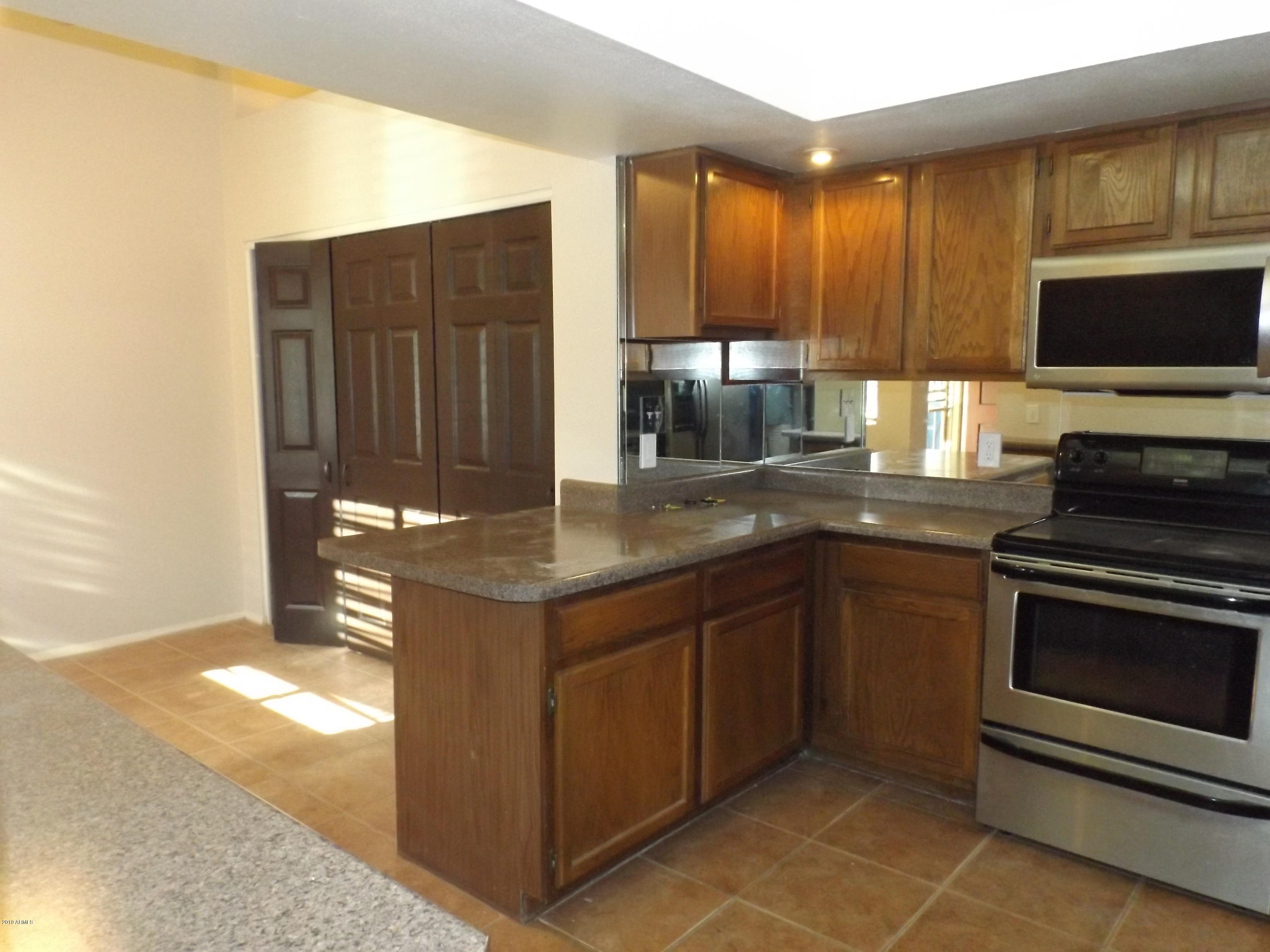 2705 East Cactus Road Phoenix, AZ 85028 - Photo 6 of 20