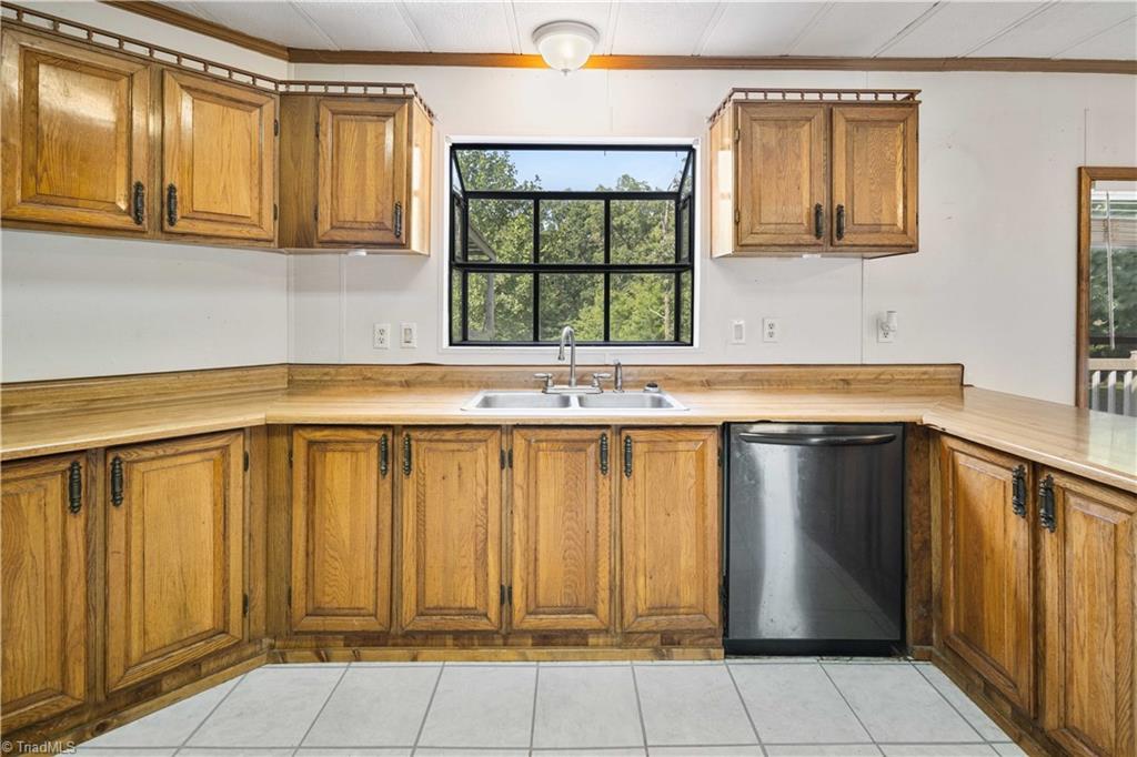 1165 Overby Road Walnut Cove, NC 27052 - Photo 16 of 42 kitchen