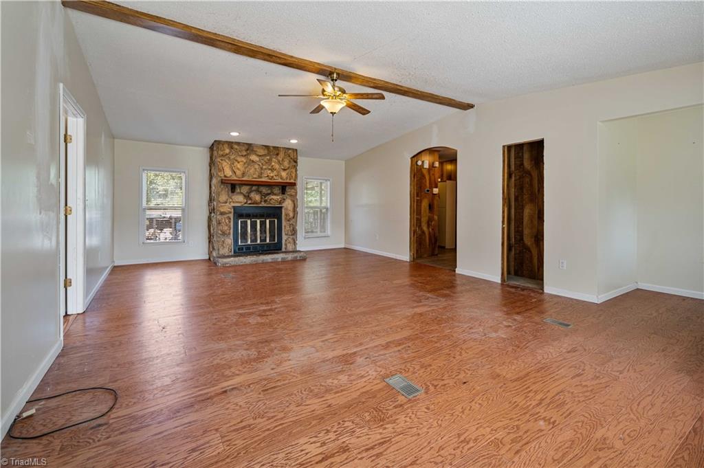 1165 Overby Road Walnut Cove, NC 27052 - Photo 20 of 42 Livingroom