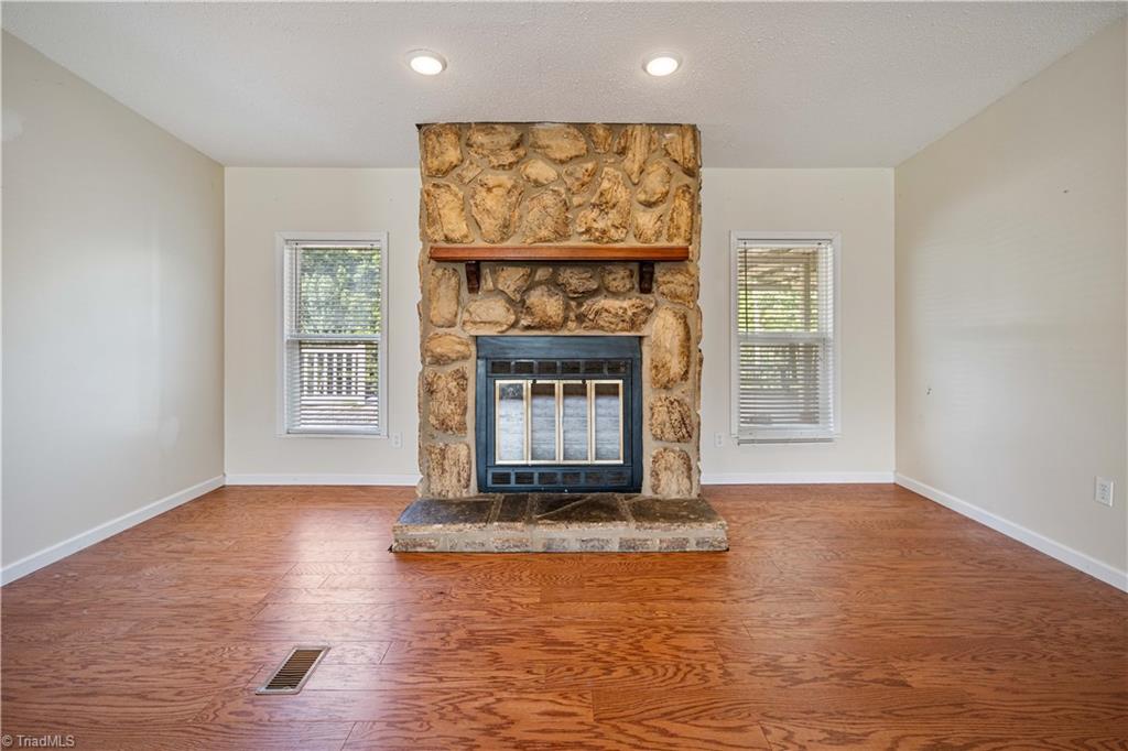 1165 Overby Road Walnut Cove, NC 27052 - Photo 29 of 42 Livingroom