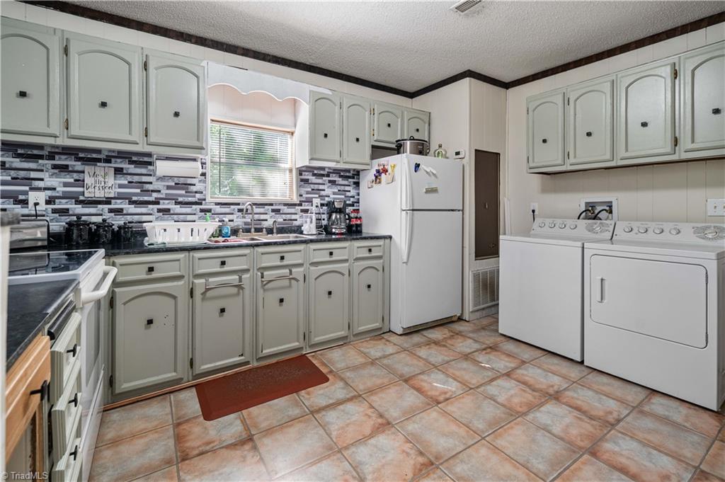 1165 Overby Road Walnut Cove, NC 27052 - Photo 33 of 42 Apartment kitchen