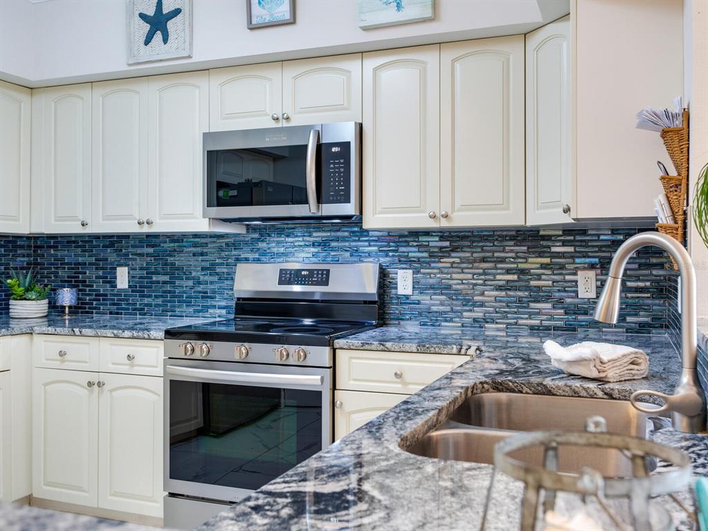 4516 Seagull Drive, Unit 520 New Port Richey, FL 34652 - Photo 6 of 71