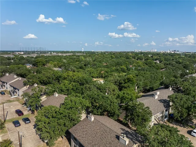 $274,600 | 3000 Manorwood Drive, Bryan, TX 77801
