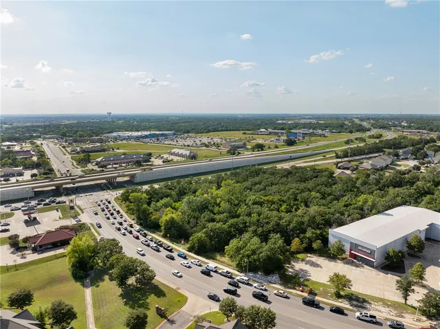 $274,600 | 3000 Manorwood Drive, Bryan, TX 77801